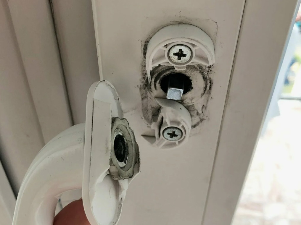 Ремонт ручки окон ПВХ в ЕКБ
